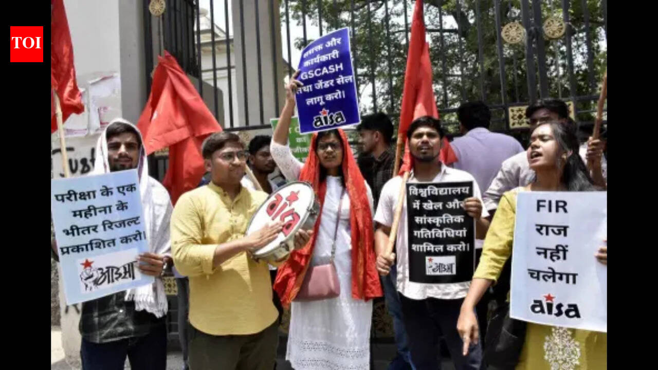 PU pupils break campus lock, raise slogans against police