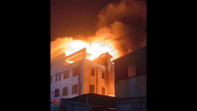 Massive fire reduces plastic factory to ashes in Bhiwadi
