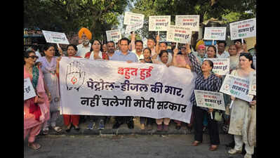 Cong protests fuel price hikes in Chandigarh