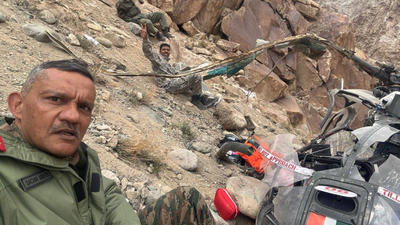 Major General among 3 Army officers survive Cheetah copter crash in Leh; selfie of May 20 accident goes viral