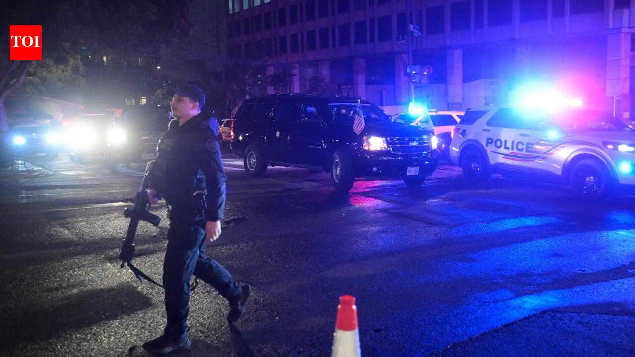 Gunshots reported near White House during Donald Trump’s Iran talks