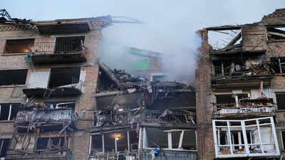 US Issues Alert Over Risk of Imminent Russian Air Attacks After Ukraine’s Dorm Strike In Luhansk