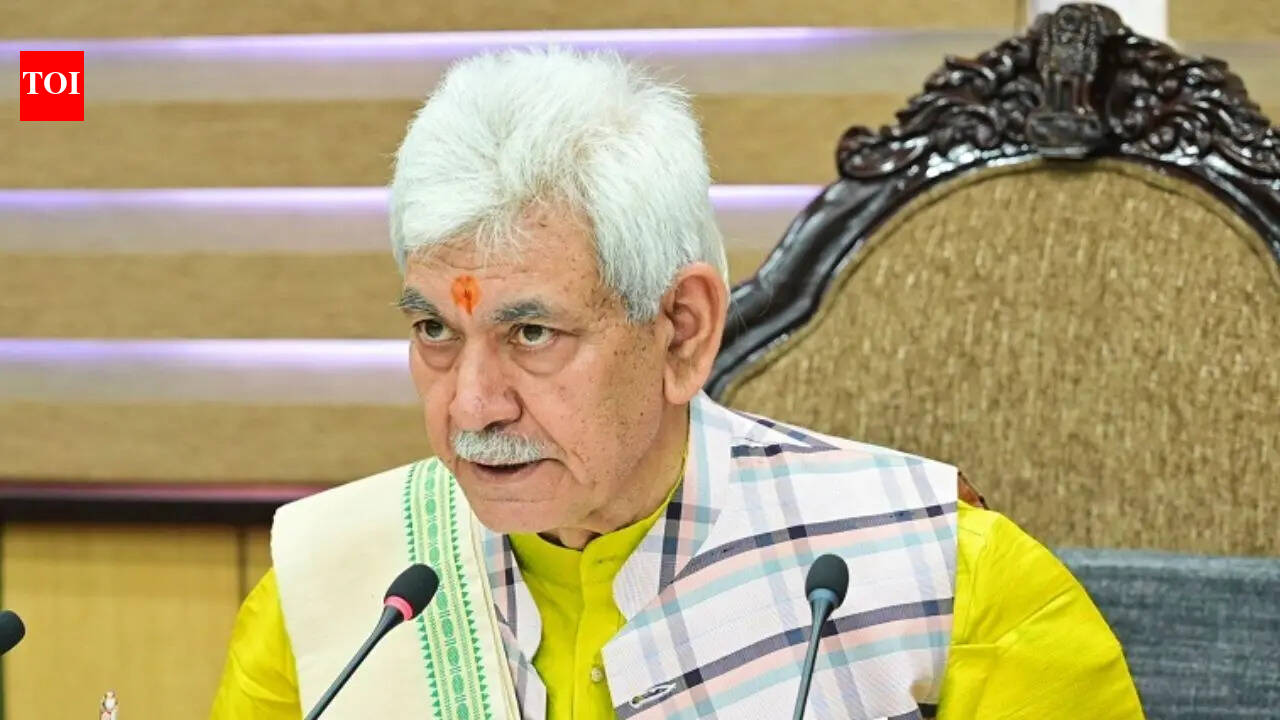 ‘Nasha Mukt Jammu and Kashmir’: LG Manoj Sinha leads anti-drug in Shopian, says no smuggler will be spared