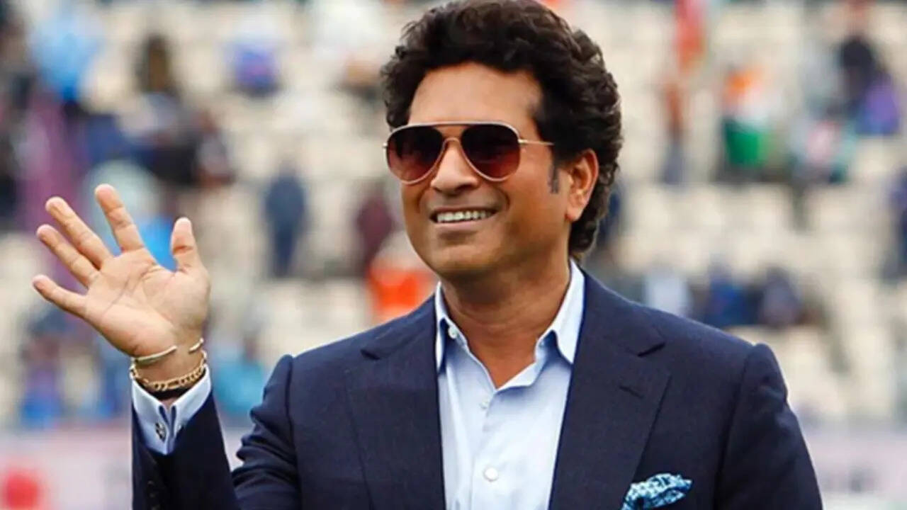 The Real Reason Sachin Tendulkar Played With A Stickerless Bat In 1996 ...