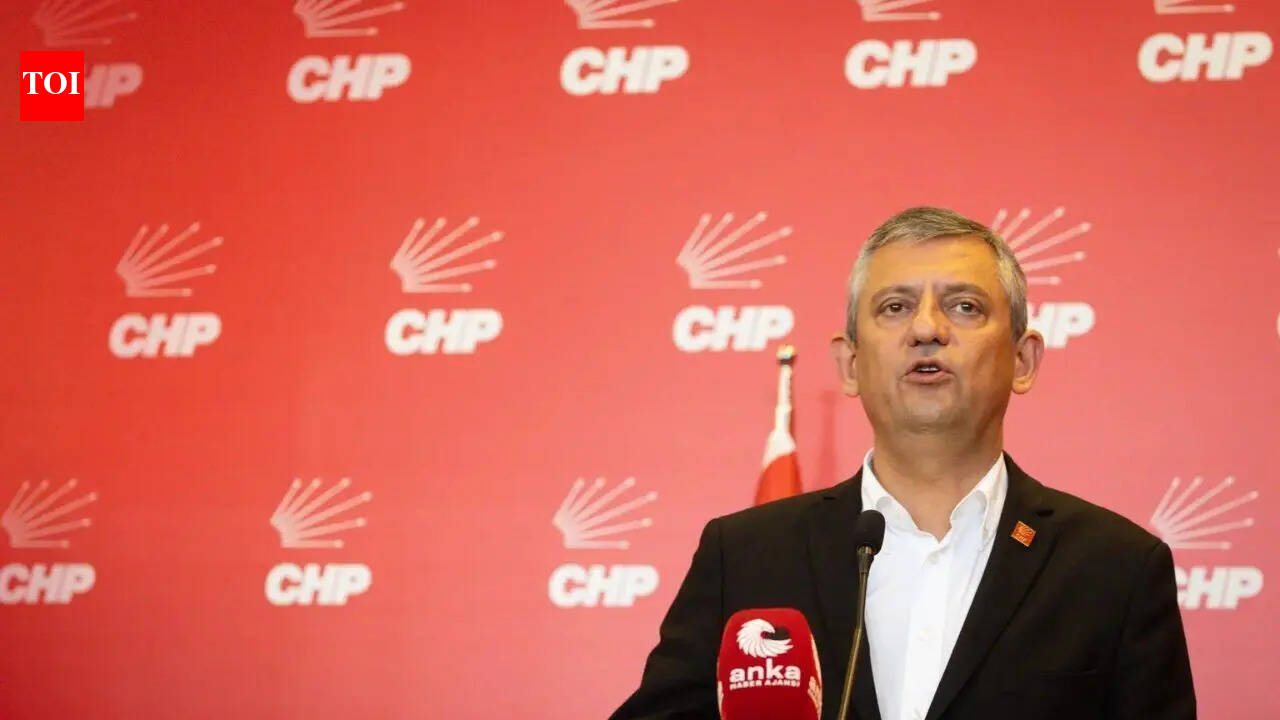 Turkey's main opposition party in standoff over court-ordered leadership