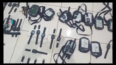 Senior haj pilgrims allege smartwatches are non-functional