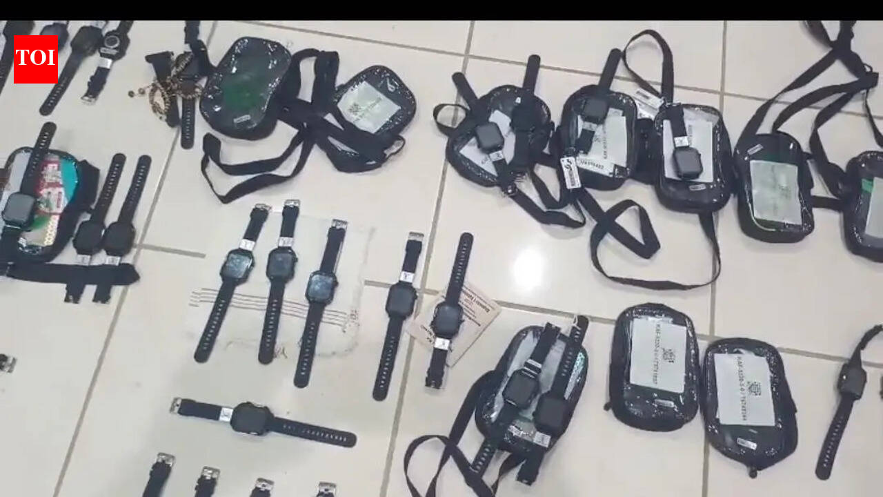 Senior haj pilgrims allege smartwatches are non-functional