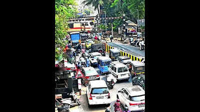 Railways mulls construction of ROB at Pandeshwar level crossing