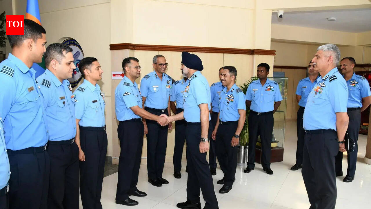 11 test pilots, 6 flight engineers pass out from Air Force Test Pilots School in Bengaluru