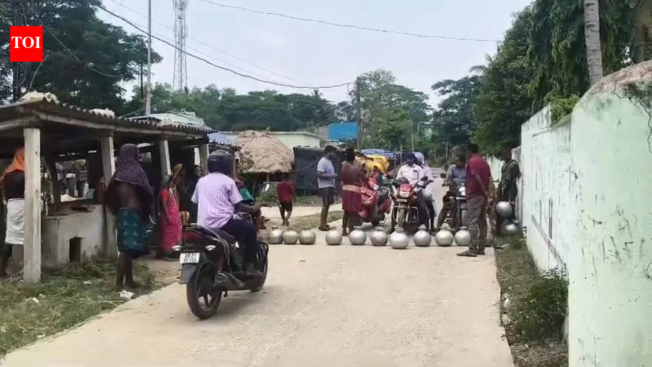 Kendrapada villagers protest for drinking water