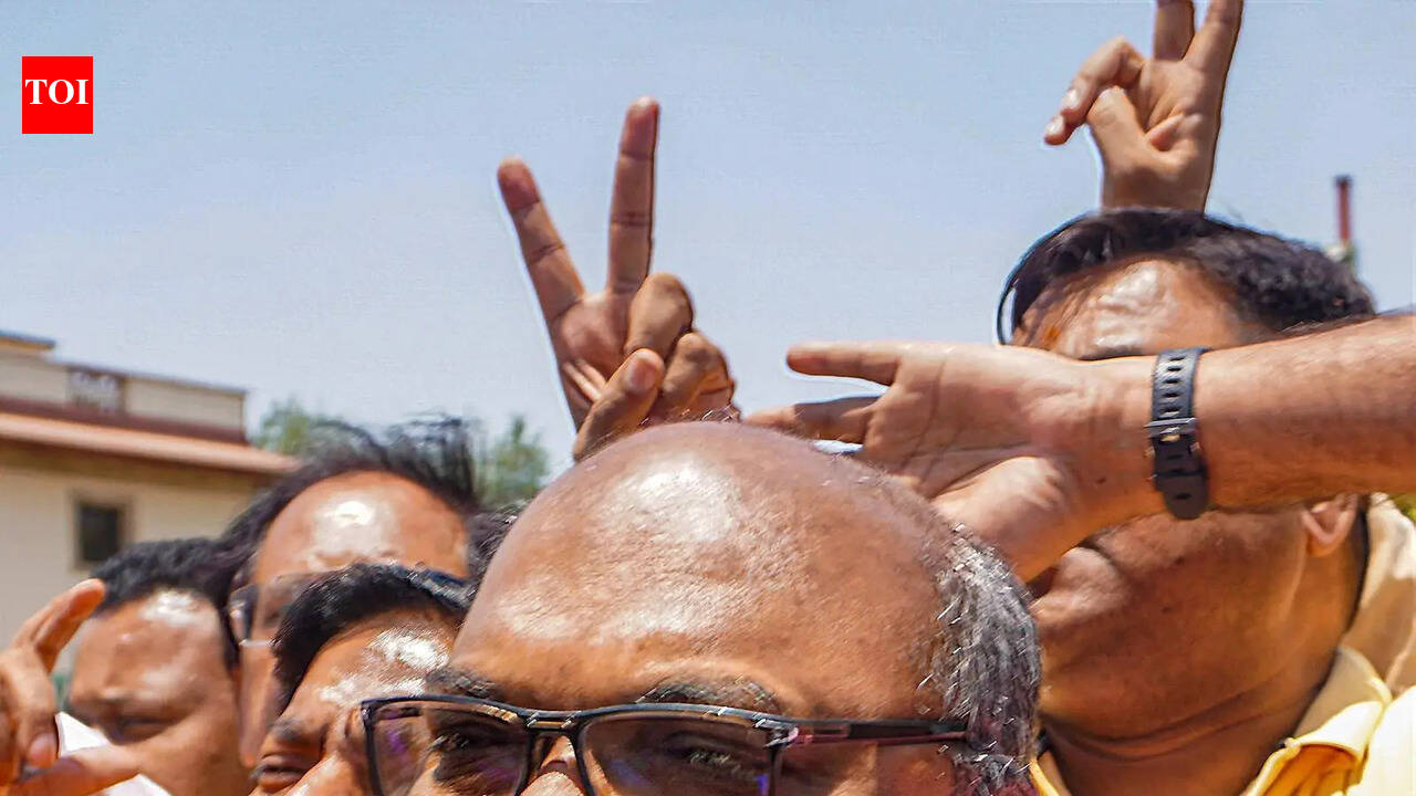 Shiv Sena (UBT) MLC Anil Parab Alleges ₹1,400-Crore Scam in Dighi Port Project
