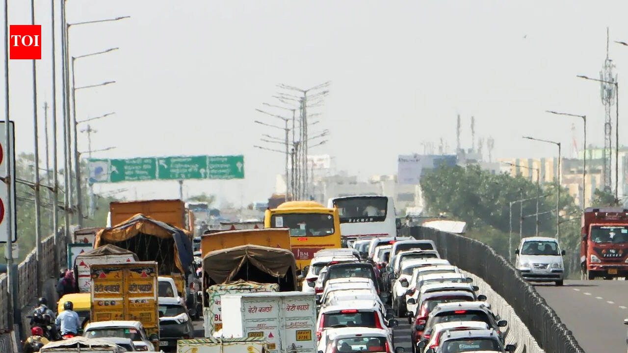 Delhi Police intensifies action against wrong-side driving