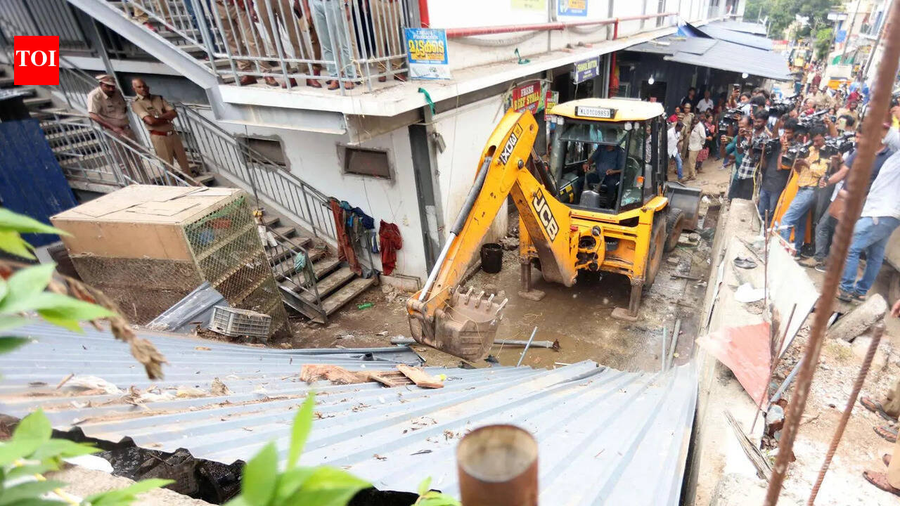 Corporation demolishes illegal shops at Palayam Market, crackdown to continue: Mayor