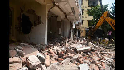 Payloaders strike bldgs linked to TMC councillor, Sona Pappu
