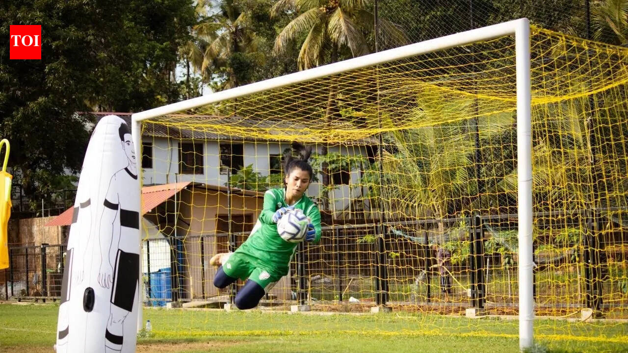 India under pressure to end long wait for trophy
