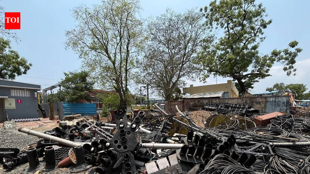Access Woes at Chennai Egmore Station as Encroachments, Parking Chaos Hit Commuters