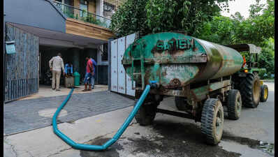Taps sputter, tempers rise amid blazing heat, erratic water supply hits 50 homes in Gurgaon Sector 28