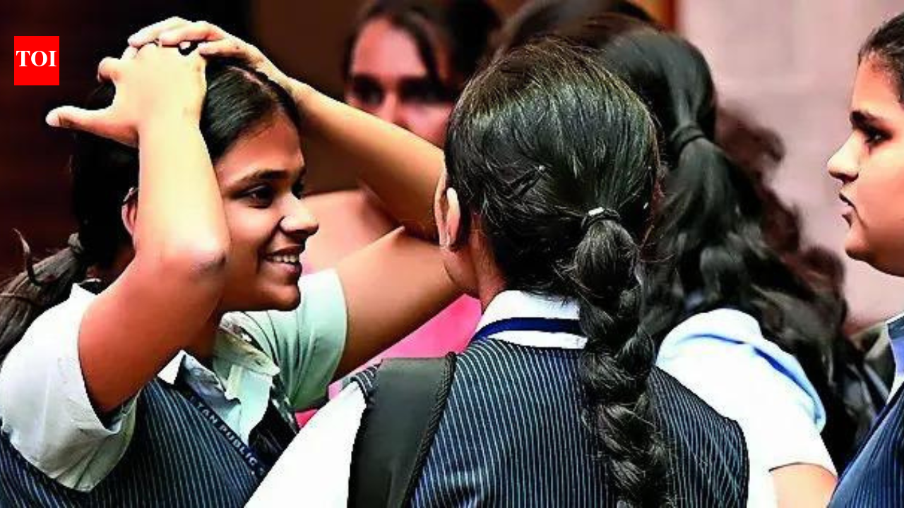 Government brings in experts from IITs &amp; PSBs to fix glitches in CBSE portal