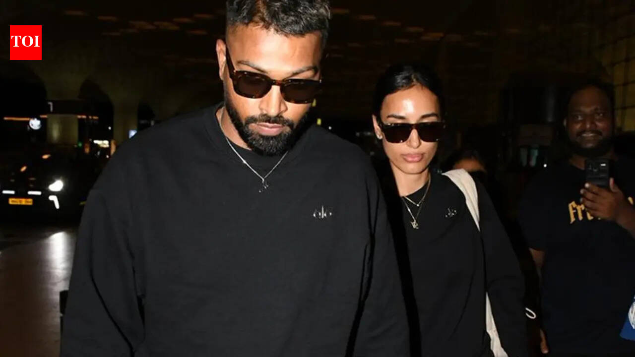 Hardik Pandya and Mahieka Sharma hold hands as they jet out of Mumbai; twin in black at airport - PICS