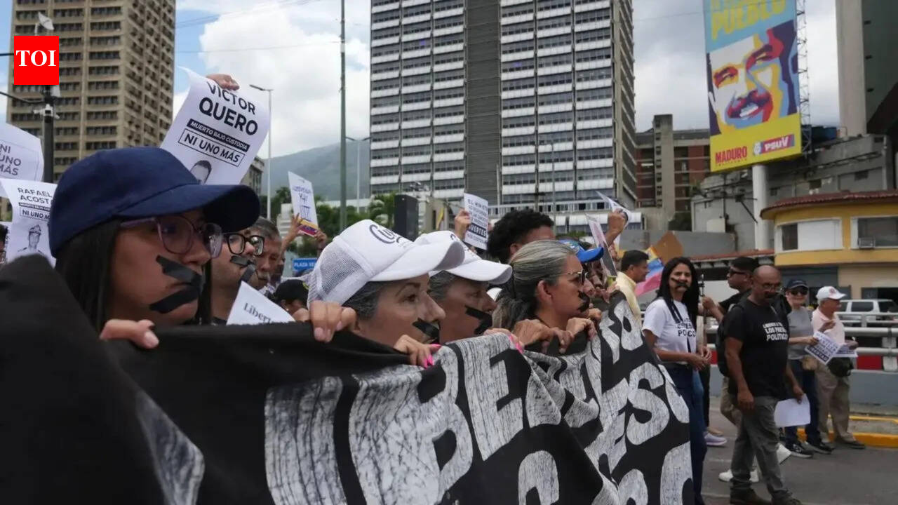 Inmates alleging torture take over Venezuelan prison