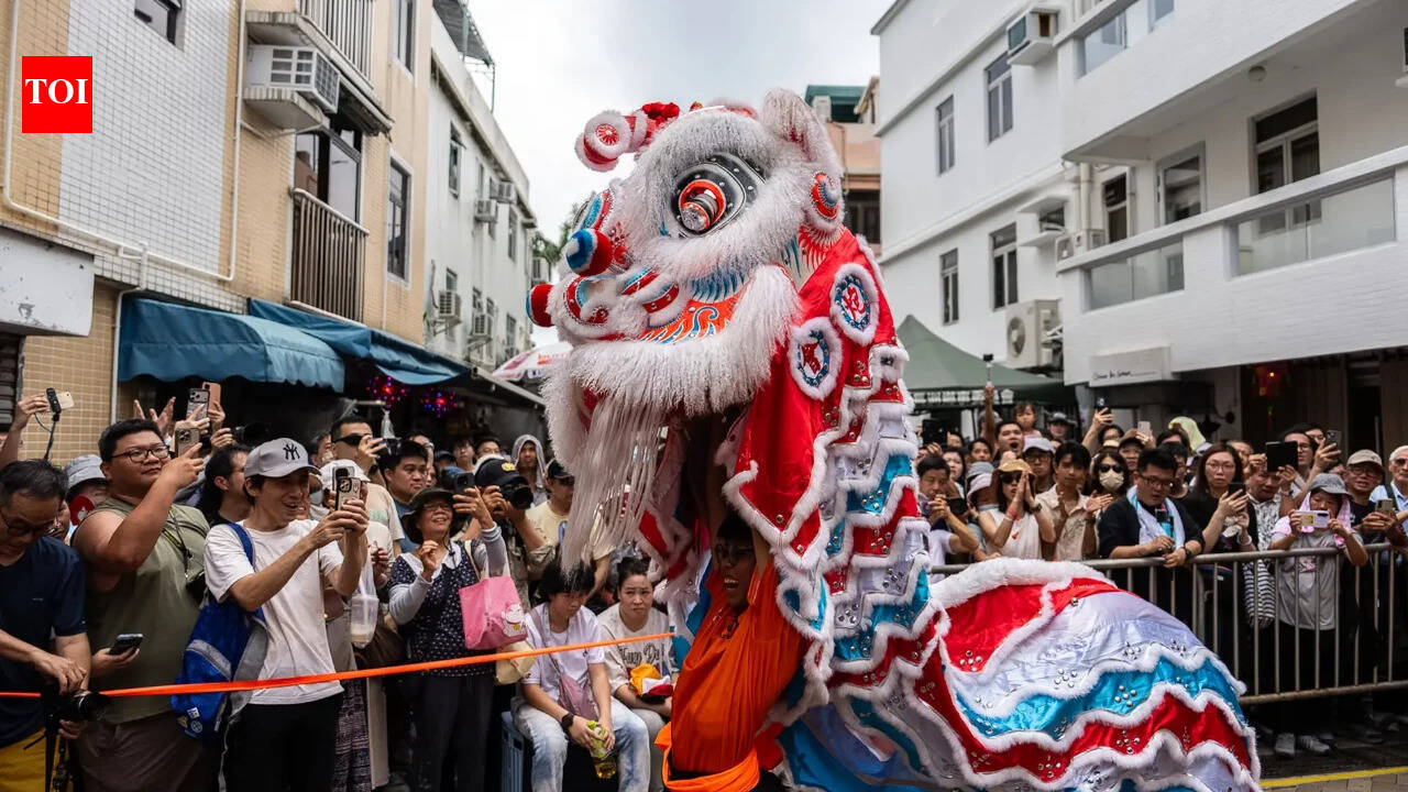 Hong Kong's Bun Festival: A Century-Old Tradition Celebrated with Enthusiasm