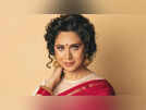 Meenakshi moves to Mumbai, announces acting comeback after 30 years