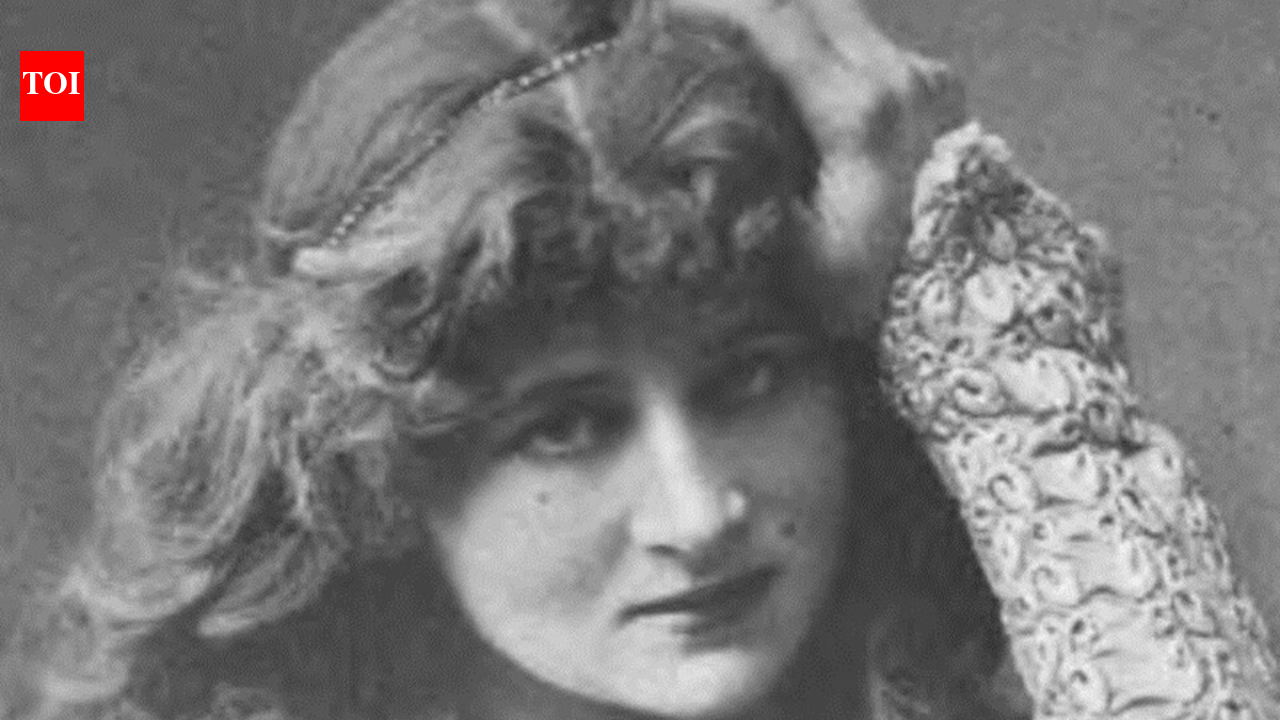 In 1903, Mary Anderson turned a snowy streetcar problem into the first effective windshield wiper