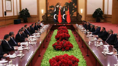  Xi Jinping welcomes 'old friend' Pakistan PM Shehbaz Sharif