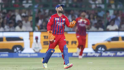 ‘Give him time to splash some water on face’: Sunil Gavaskar on Rishabh Pant using ‘F’ word on live TV