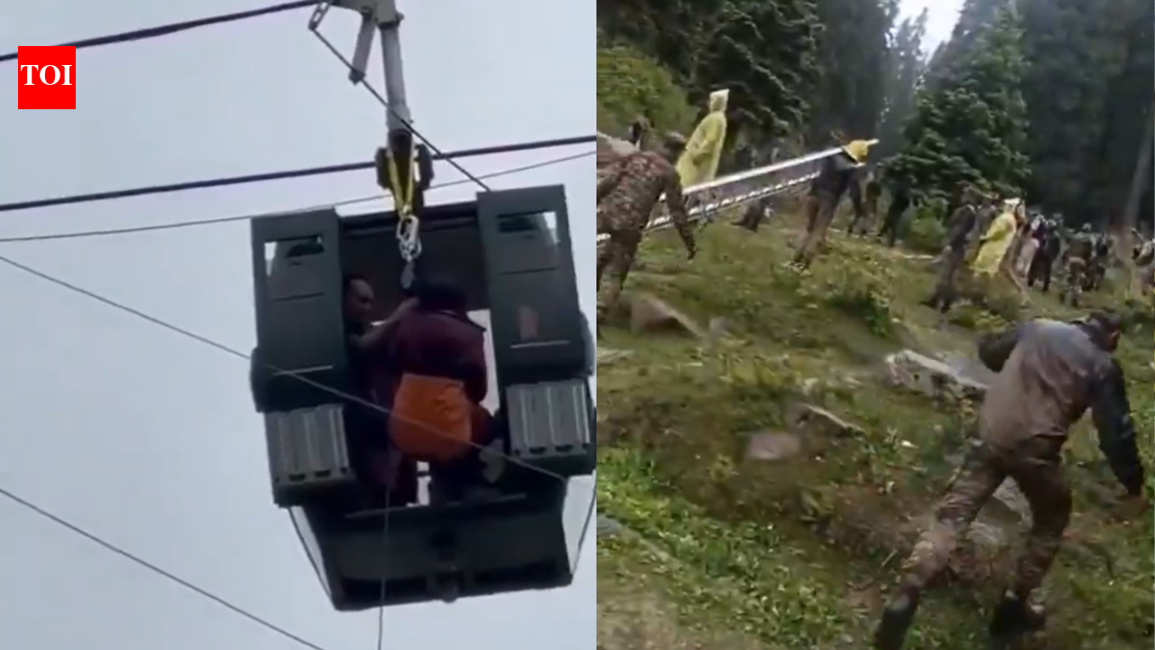 Hundreds of tourists stranded mid-air after technical snag hits cable car in Gulmarg