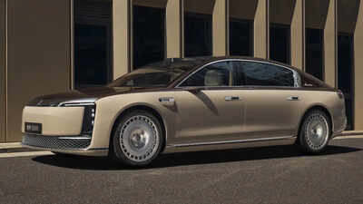 Huawei build a $104,000 sedan that's outselling the Mercedes-Maybach in China