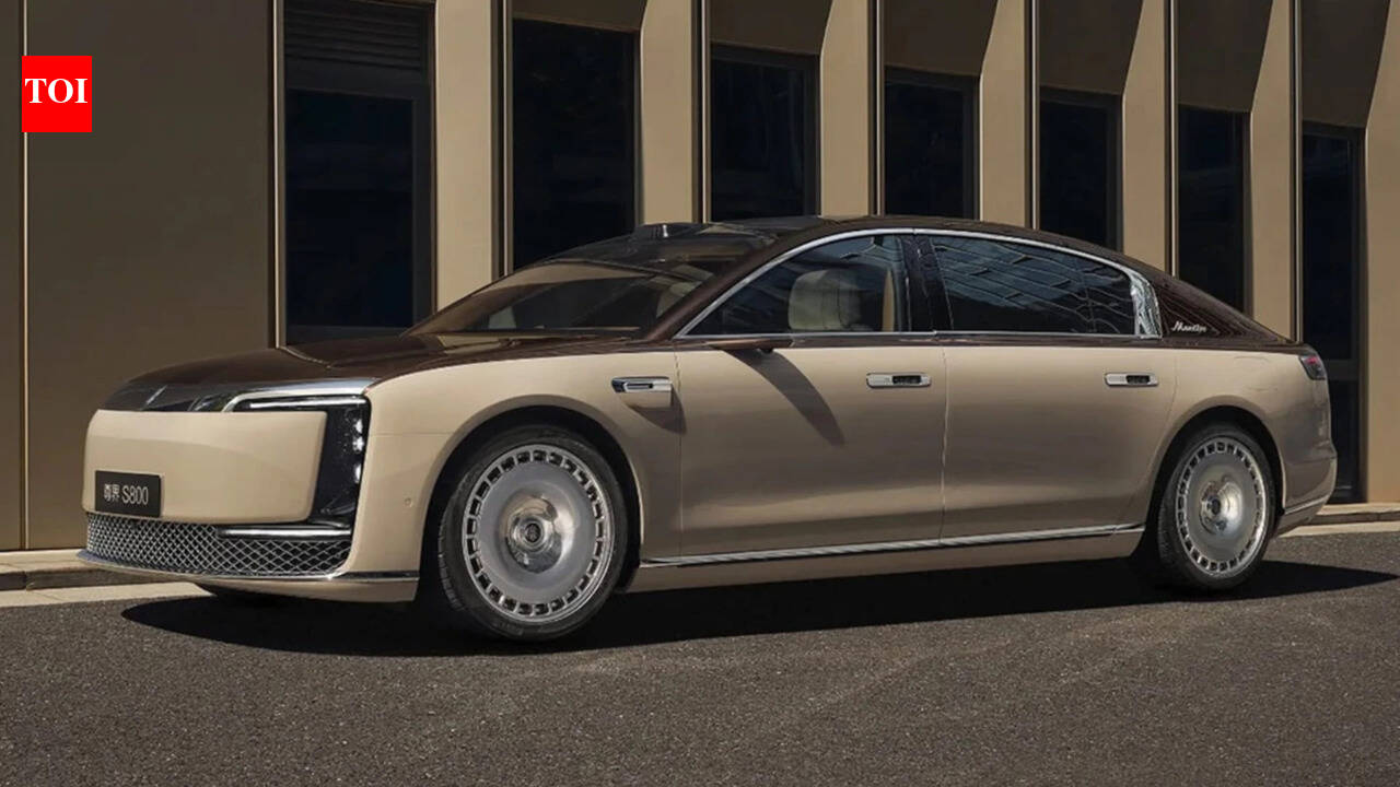 Huawei build a $104,000 sedan that's outselling the Mercedes-Maybach in China