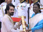 Padma Awards 2026: Prosenjit Chatterjee receives Padma Shri from President Droupadi Murmu in traditional bengali attire