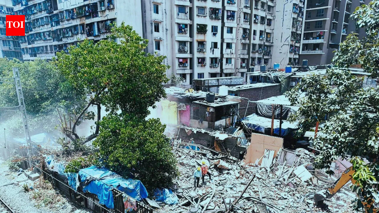 Now, Western Railway carries out demolition drive to clear encroachments along Goregaon-Malad corridor