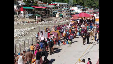 Devotees perform special prayers on Ganga Dussehra