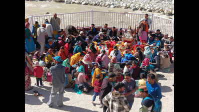 Devotees perform special prayers on Ganga Dussehra