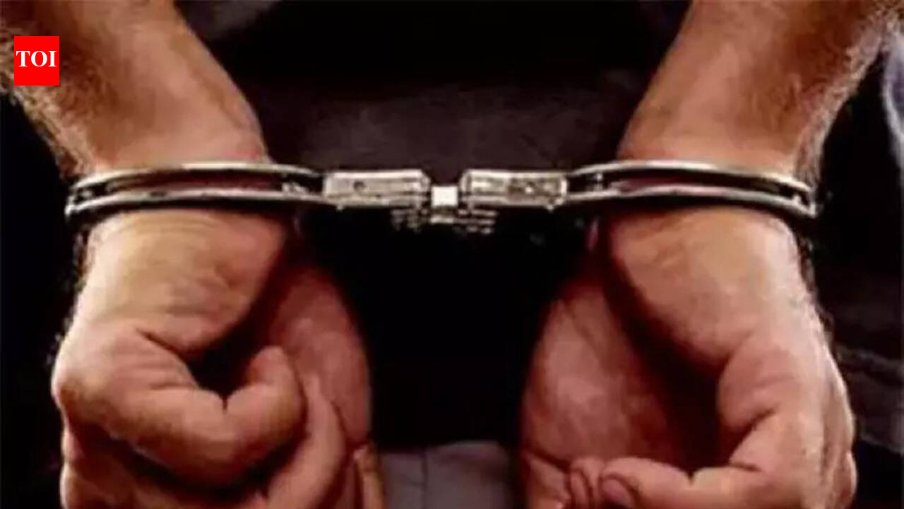 3 interstate peddlers held with Rs 1cr narcotics in Chatra