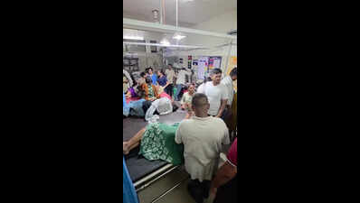 Woman, daughter-in-law die as bus overturns near Gondal