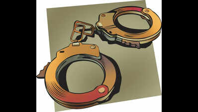 Two arrested for liquor shop robbery in Paharganj; special cell cracks Vivek Vihar firing