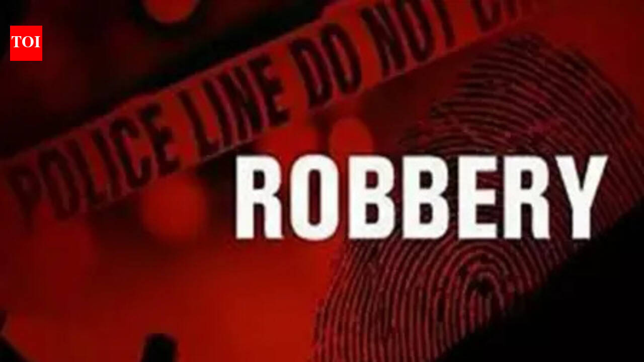Robber held after failed bid to loot cash van outside bank