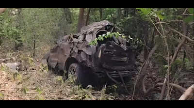 8 killed as SUV plunges 1,500ft into Ambenali ghat valley; 7 friends among 8 killed; wreck traced after 18 hours