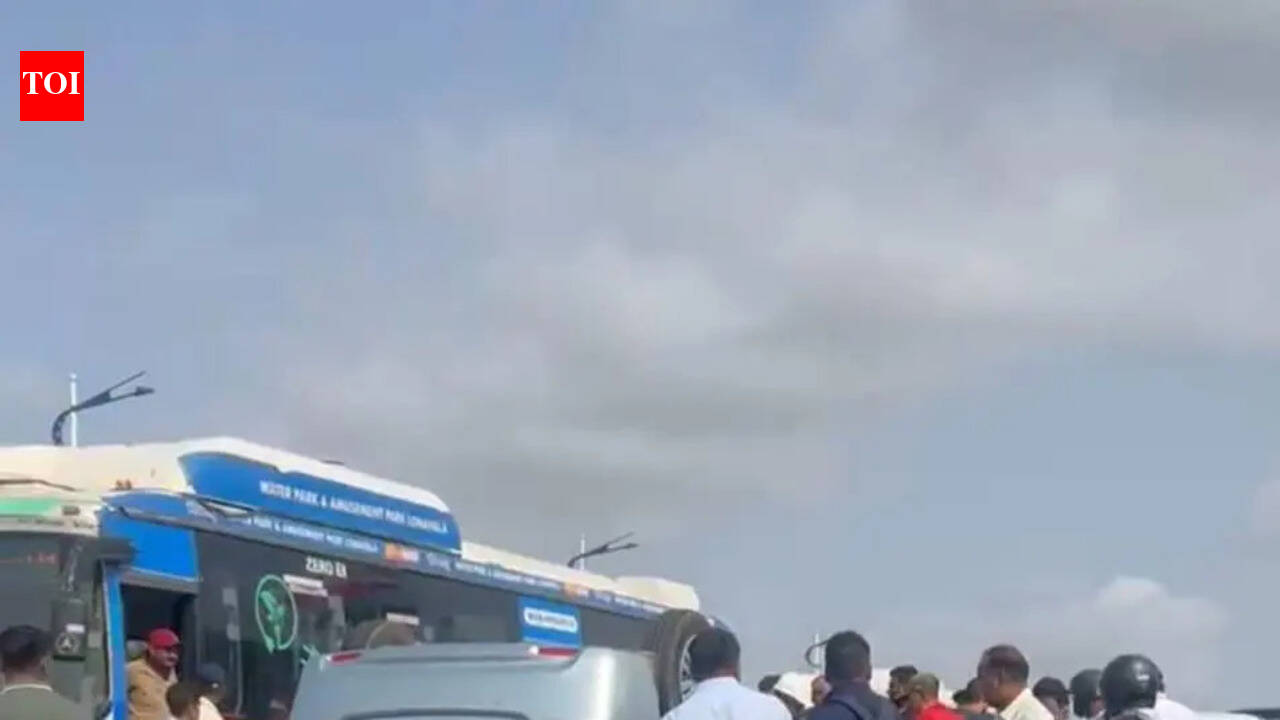 3 accidents in 2 days spark safety concerns over Rakshak Chowk flyover