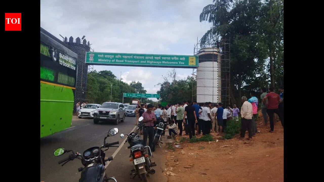 NH blocked at Patradevi after tourists assaulted at Mandrem