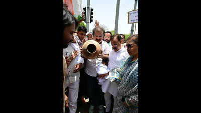 Congress leads Jal Bhawan siege over Jaipur water crisis
