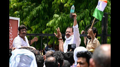 Congress leads Jal Bhawan siege over Jaipur water crisis