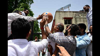 Congress leads Jal Bhawan siege over Jaipur water crisis