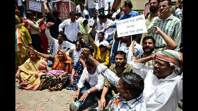 Congress leads Jal Bhawan siege over Jaipur water crisis