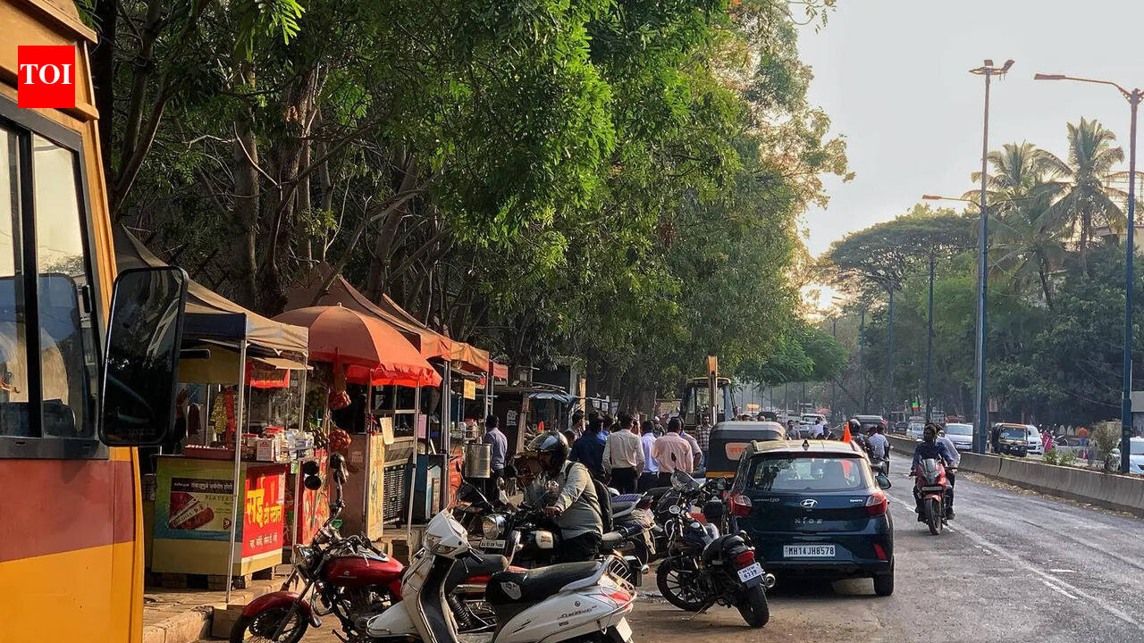 Police crack down on late-night vendors, illegal eateries in Pune