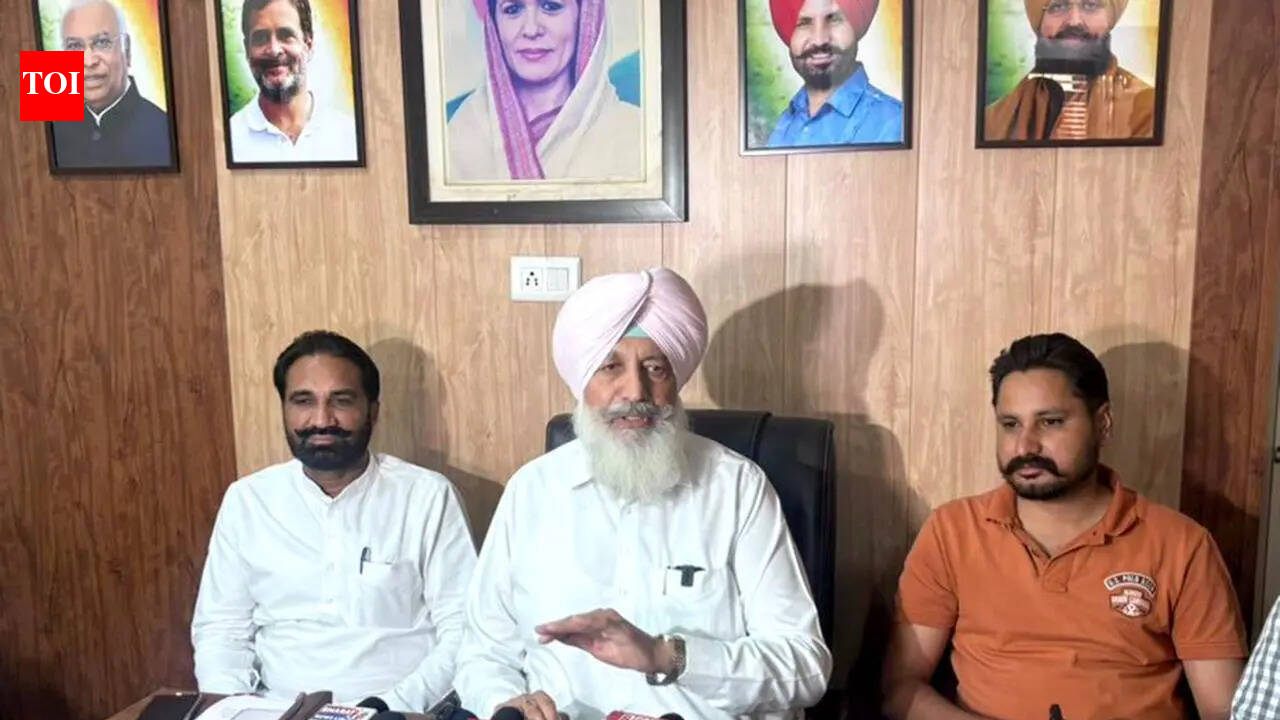 Liquor haul row rocks Mohali polls; Sidhu seeks FIR against cop
