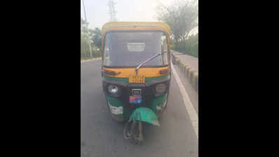 Woman returning from BEd exam dies after falling from auto in Gurgaon, FIR against driver